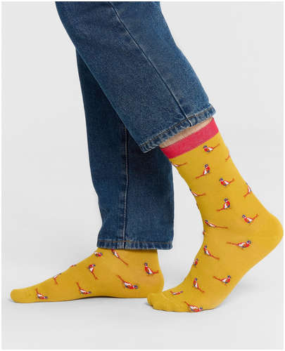 Носки мужские желтые с узором в виде попугаев Mark Formelle 103223805