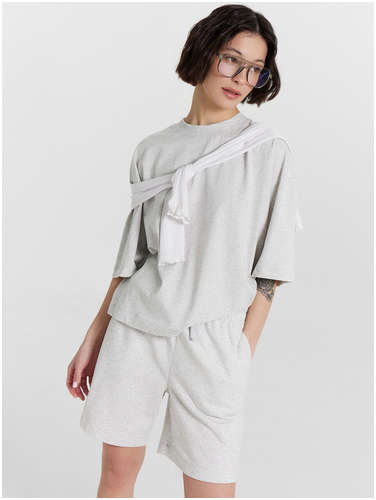 Комплект женский серый: футболка и шорты Mark Formelle 103233082