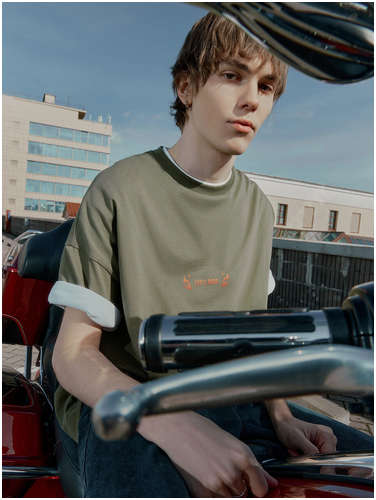 Футболка мужская хаки с принтом и надписью Mark Formelle / 103233442 - вид 2