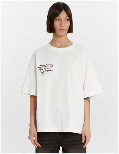 Футболка женская молочная с вышитой надписью на груди Mark Formelle 103240106