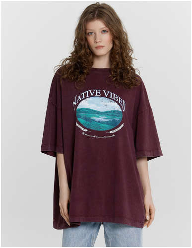 Футболка женская бордовая с принтом и надписью Mark Formelle / 103234025 - вид 2