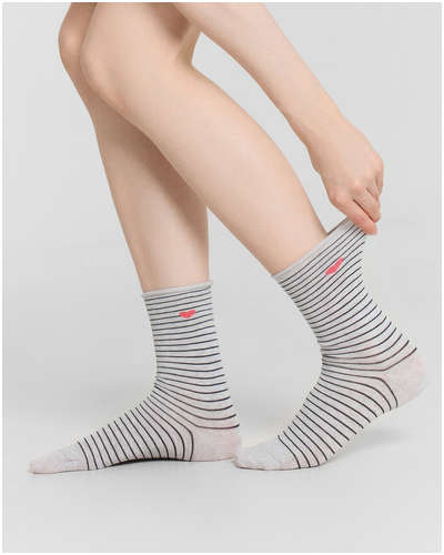 Носки женские серые в полоску с сердечком Mark Formelle 103239415