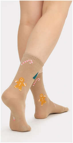 Носки женские бежевые с узором в виде елок и пряников Mark Formelle / 103217452 - вид 2